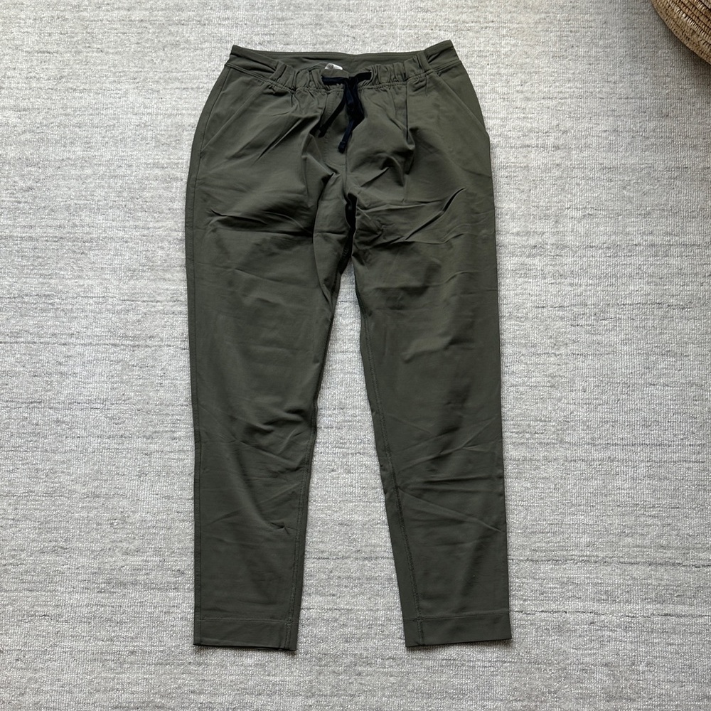 Lululemon Olive Green Cropped Pants